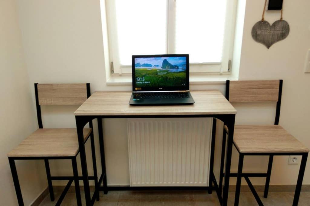 Pearl Studio Apart - King Bed - Netflix - Projector - Fast Wi-Fi Трір Екстер'єр фото
